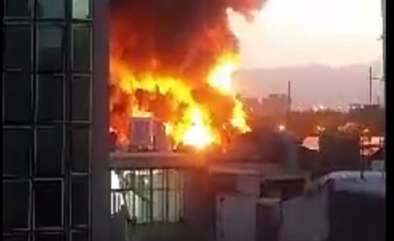 آتش سوزی وسیع انبار کالا در جنوب تهران/اطفاء حریق ادامه دارد