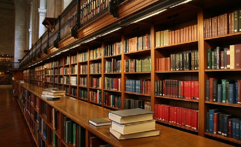 کتاب خوانی در فضای مجازی دستاورد توسعه الکترونیکی/وجود 23 هزار جلد کتاب در کتابخانه های سراوان