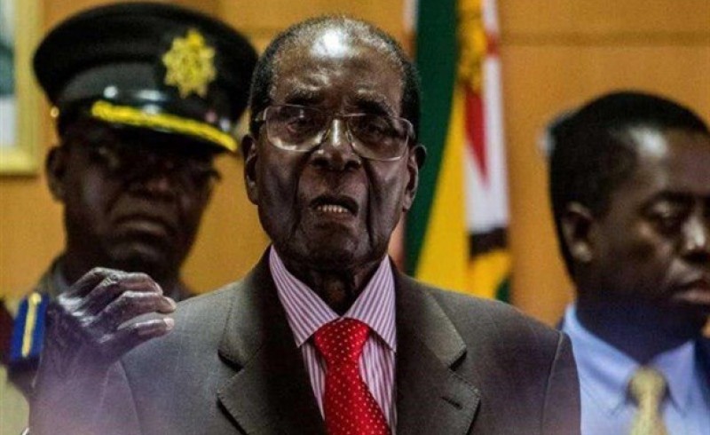 موگابه برخلاف انتظارات کناره‌گیری نکرد