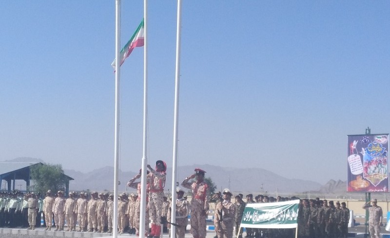 گزارش تصویری از صبحگاه مشترک نیروهای نظامی و انتظامی سراوان