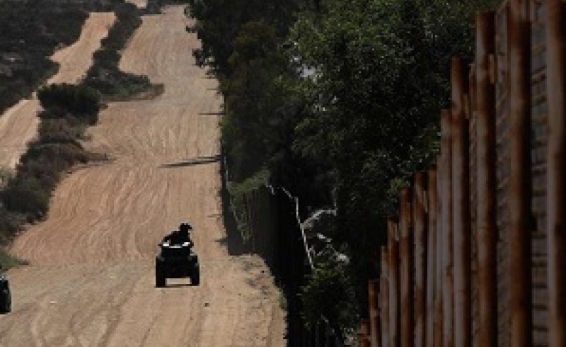 دیوار مرزی فقط مانع ورود یک سوم مهاجران به آمریکا می‌شود