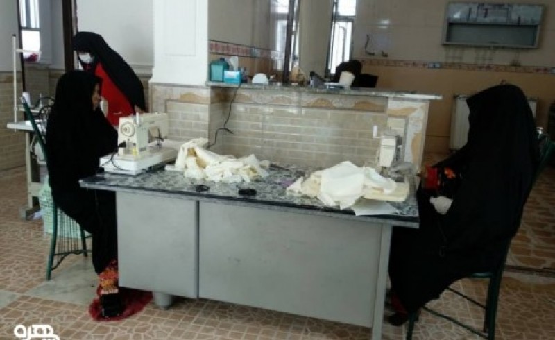 راه اندازی دو کارگاه تولید ماسک در ایرانشهر/ توزیع اقلام بهداشتی در مناطق محروم+ عکس