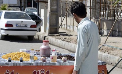 سلامت شهروندان ایرانشهری زیر چرخ گاری دست فروشان